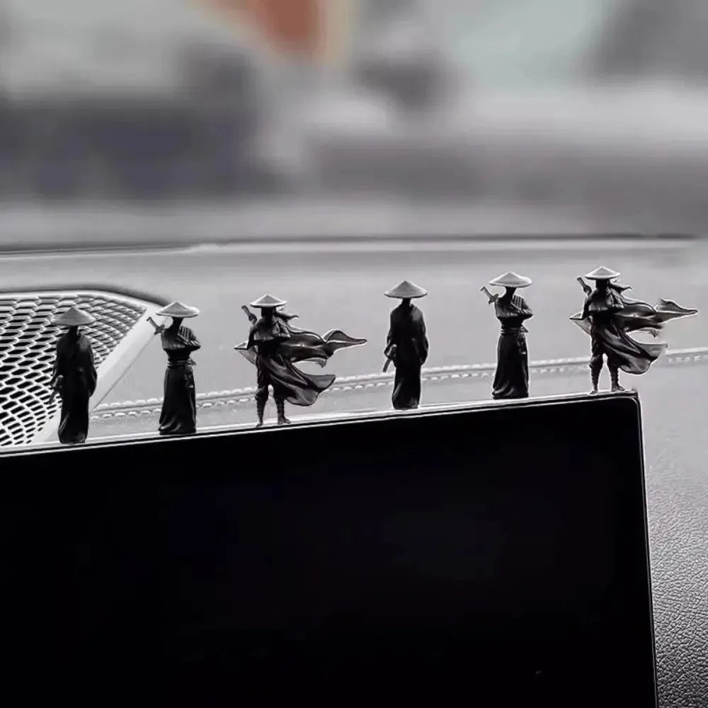 Miniatyrkrigare – set med 6 figurer – produktbild 1